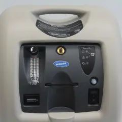 Koncentrator tlenu Invacare Perfecto 2™ z licznikiem godzin. Zastanawiasz się, ile prądu zużywa koncentrator tlenu? Ten model jest energooszczędny.