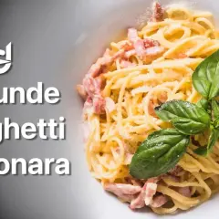 Gesunde Spaghetti Carbonara, ein köstliches Gericht, das Lust auf mehr macht.