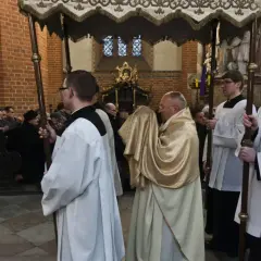 Ile trwa msza w niedzielę? Zaskakujące fakty o jej czasie trwania