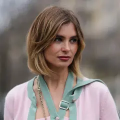 Peinados pelo fino y poca cantidad: un corte bob con capas sutiles que dan volumen y movimiento.