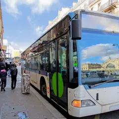 Jak dojechać do Wersalu z centrum Paryża - najwygodniejsze opcje transportu
