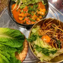 Najlepsze koreańskie grille w Warszawie - gdzie zjeść pysznie