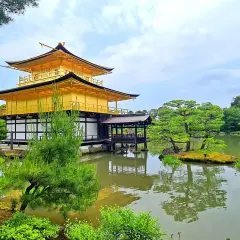 Pabellón Dorado reflejado en el estanque, un sueño de mi viaje de 15 días a Japón.