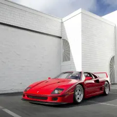 Ile kosztuje Ferrari F40? Sprawdź ceny i czynniki wpływające na wartość