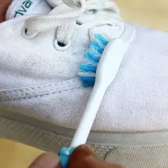 Cómo limpiar zapatos de tela: recupera su brillo sin dañarlos