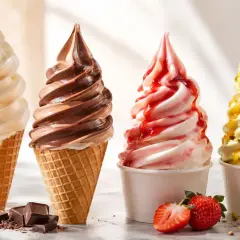 Waniliowe, czekoladowe, truskawkowe i pistacjowe z mango – jakie są smaki lodów? Oto kusząca paleta deserów.