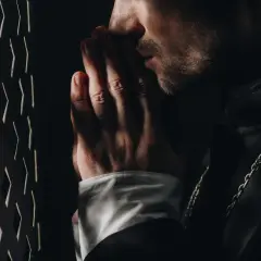 Jak wygląda spowiedź przedślubna? Wszystko, co musisz wiedzieć przed ślubem