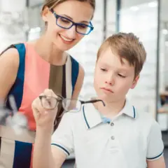 Przy jakiej wadzie wzroku trzeba nosić okulary, aby uniknąć problemów?
