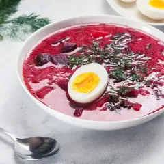 Jakie przyprawy do botwiny? Odkryj sekrety idealnego smaku!
