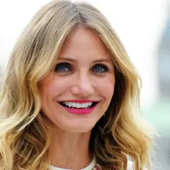 Uśmiechnięta Cameron Diaz, która niedawno została mamą, promienieje radością. Jej dzieci z pewnością odziedziczyły jej piękny uśmiech.