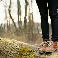 Farbujące buty? Sprawdzone metody na czyste stopy!
