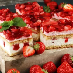 Najlepsze przepisy na domowe ciasta: 10 klasycznych deserów z przepysznym smakiem