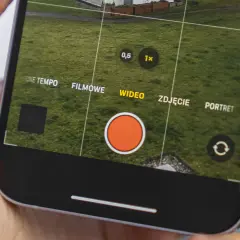 Jak zrobić filmik ze zdjęć z podkładem muzycznym na iPhone – proste kroki