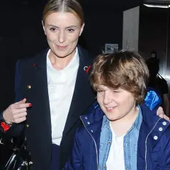 Halina Mlynkova z synem. Pytanie "halina mlynkova ile ma dzieci" często pojawia się w wyszukiwarkach.