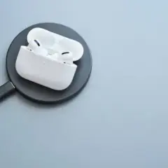 Kiedy AirPods są naładowane? Oto jak rozpoznać pełne ładowanie