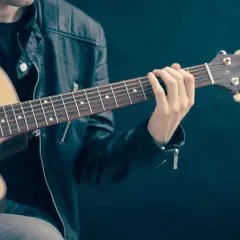 Jak rozciągać palce do gry na gitarze, aby uniknąć kontuzji i poprawić elastyczność