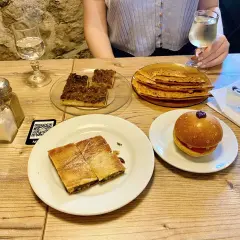 Najlepsze miejsca, gdzie zjeść w Nicei - odkryj lokalne smaki