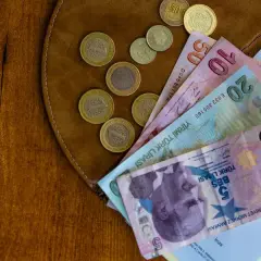 Jaką walutą płacić w Turcji, aby uniknąć niekorzystnych kursów?