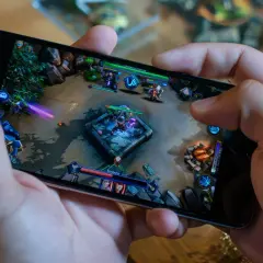 Najlepsze gry na iOS: 5 tytułów, które odmienią Twój smartfon