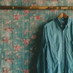 Koszula PRL: Nostalgiczny powrót do przeszłości czy nowy trend?