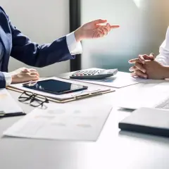 Jak zatrzymać odsetki u komornika – skuteczne sposoby na ograniczenie zadłużenia