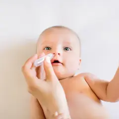 Zatkany nos u dziecka w nocy: 8 skutecznych sposobów ulgi