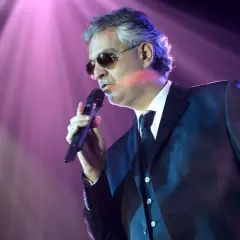 Czy Andrea Bocelli jest niewidomy od urodzenia? Prawda o jego wzroku