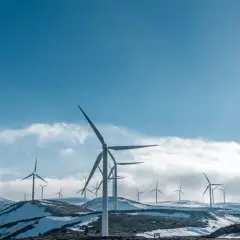 Jak działa elektrownia wiatrowa? Zaskakujące fakty o energii wiatrowej