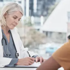 L4 100 płatne kiedy? Sprawdź, kto może otrzymać pełny zasiłek