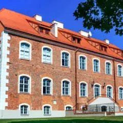 Zamek w Szczecinku: historia, atrakcje i praktyczne informacje dla zwiedzających