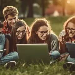 Wyjątkowe filmy o przyjaźni, które zainspirują podczas godziny wychowawczej