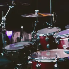Czy gra na perkusji jest trudna? Odkryj, co naprawdę musisz wiedzieć