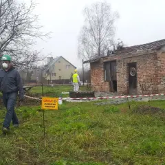 Co zrobić z eternitem zdjętym z dachu? Bezpieczne usunięcie i utylizacja