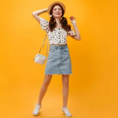 Jakie buty do jeansowej spódnicy – stylowe wybory na każdą okazję