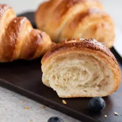 Z czym zrobić ciasto francuskie na słodko? Przepisy na pyszne desery