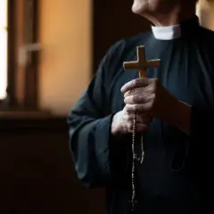 Co to znaczy jak się śni ksiądz? Odkryj ukryte znaczenia snu