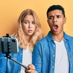 Jak łatwo włączyć przedni aparat w telefonie i uniknąć problemów z selfie