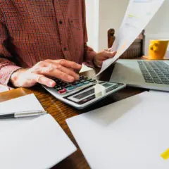 Jak obliczyć zysk z akcji? Prosty sposób na stock ile procent