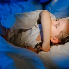 Jak skutecznie łagodzić nocny kaszel u dziecka - sprawdzone metody