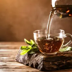 Czy herbata może powiększyć biust? Fakty i mity o naturalnych metodach