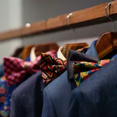 Garnitur na wesele: Jaki kolor wybierze prawdziwy gentleman? Rady