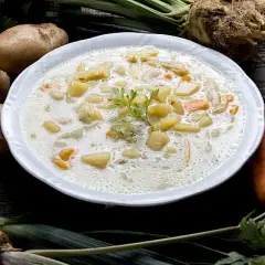 Ile kalorii ma zupa warzywna? Odkryj, jak ją przygotować niskokalorycznie