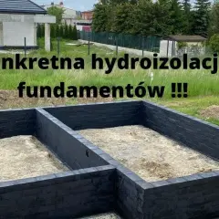 Czym malować fundament, aby skutecznie chronić przed wilgocią?