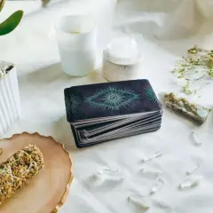 Co to tarot? Odkryj tajemnice kart i ich znaczenie w wróżeniu