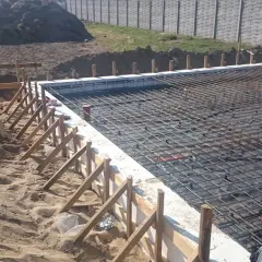 Jak zrobić płytę fundamentową: 9 kroków do solidnego DIY