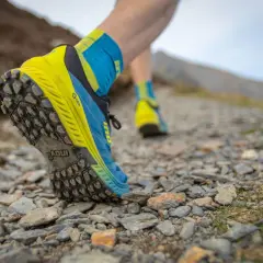 Buty trailowe: co to jest i dlaczego są niezbędne w terenie?
