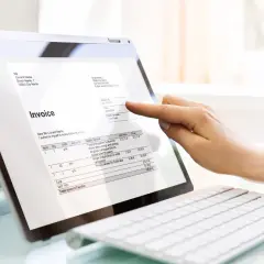Jak kupować na Amazonie na fakturę: uniknij problemów z VAT-em