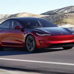 Tesla Model 3 ile koni - porównanie mocy wersji i ich osiągi