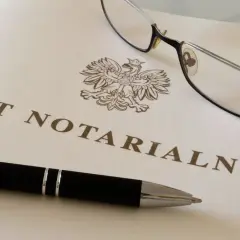 Ile kosztuje przepisanie ziemi u notariusza? Sprawdź ukryte opłaty