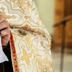 Czy ksiądz może odmówić chrztu nieślubnemu dziecku? Zasady i konsekwencje